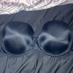 Black strapless women’s bra